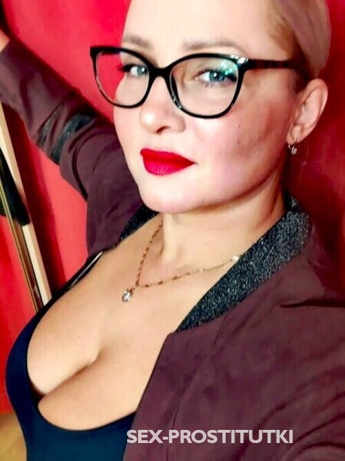  Вика 7933